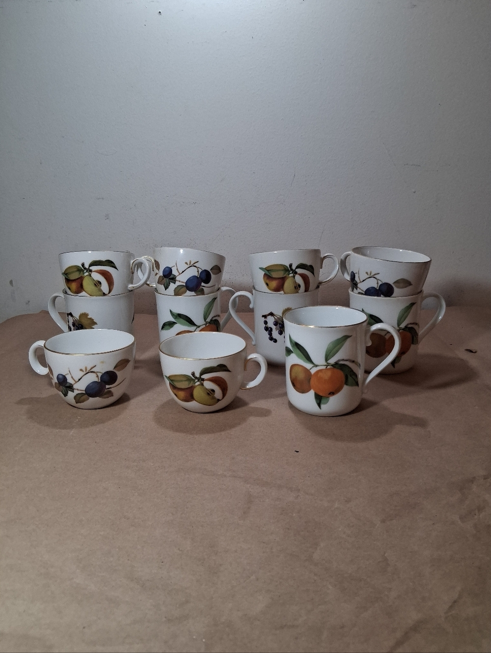 11 Royal Worcester Evesham Gold 6 Teacups and 5 Coffee Cups England